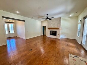 2715 N Floral Ct in Fayetteville, AR - Building Photo - Building Photo