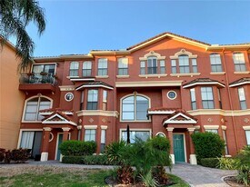 2717 Via Cipriani in Clearwater, FL - Building Photo