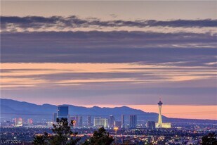 708 Respectful Ridge Ave in Henderson, NV - Building Photo