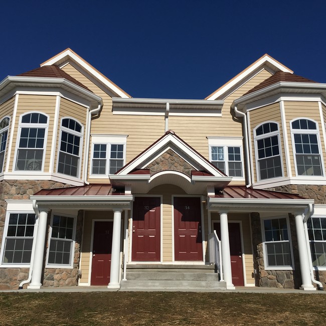 Glenwood Mews in Old Bridge, NJ - Foto de edificio - Building Photo