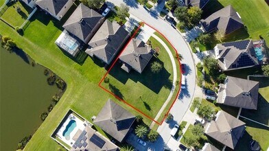 10663 Pictorial Park Dr in Tampa, FL - Foto de edificio - Building Photo