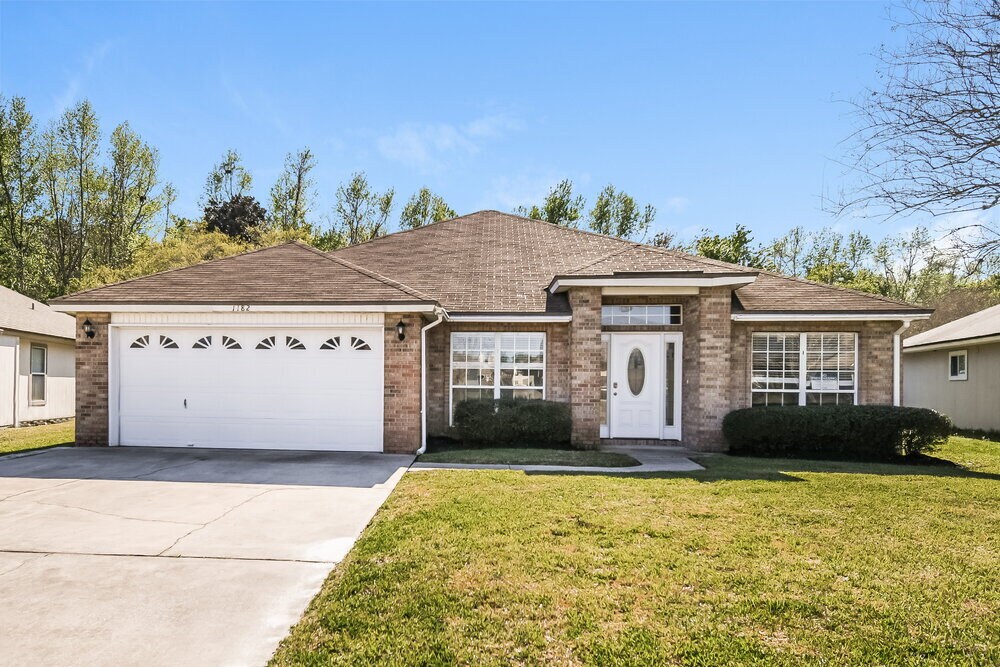 1182 Ardmore St in St. Augustine, FL - Building Photo