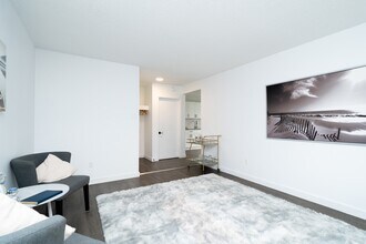 10021-10154 154 St in Edmonton, AB - Building Photo - Building Photo