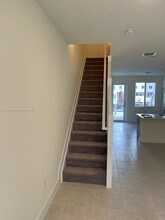 6450 NW 102nd Path in Doral, FL - Building Photo - Building Photo