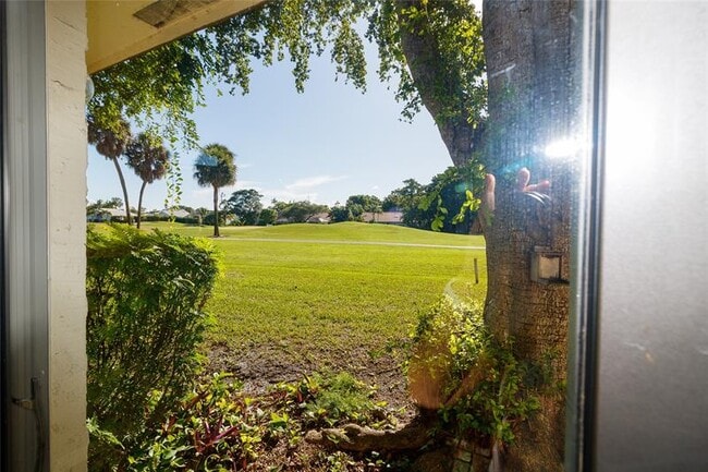8197 Royal Palm Ct in Tamarac, FL - Foto de edificio - Building Photo