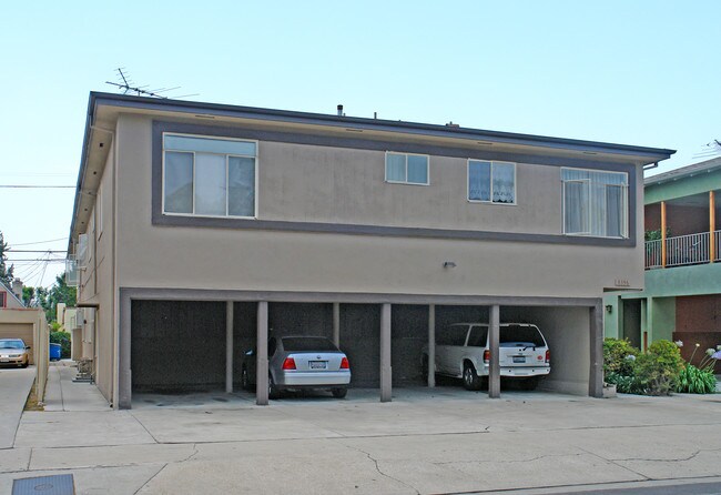 8356 Blackburn Ave in Los Angeles, CA - Foto de edificio - Building Photo
