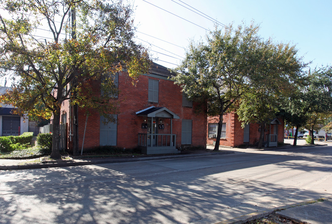 1823 Richmond Ave in Houston, TX - Foto de edificio