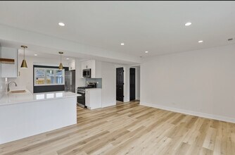 9705 Oak Park Ave in Oak Lawn, IL - Foto de edificio - Building Photo