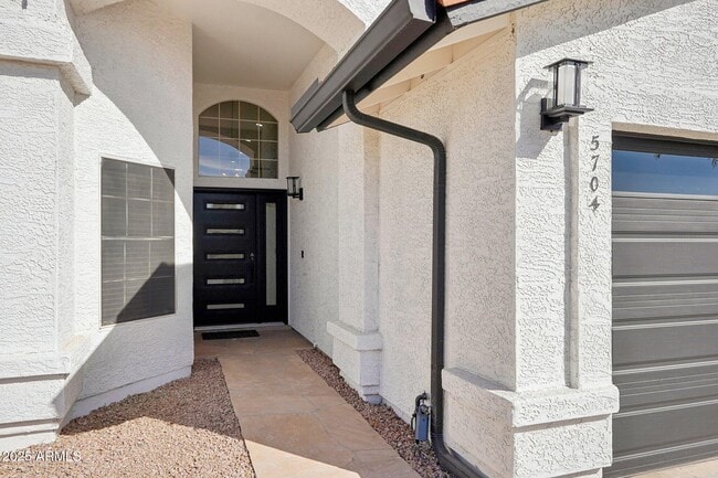 5704 E Estrid Ave in Scottsdale, AZ - Building Photo - Building Photo
