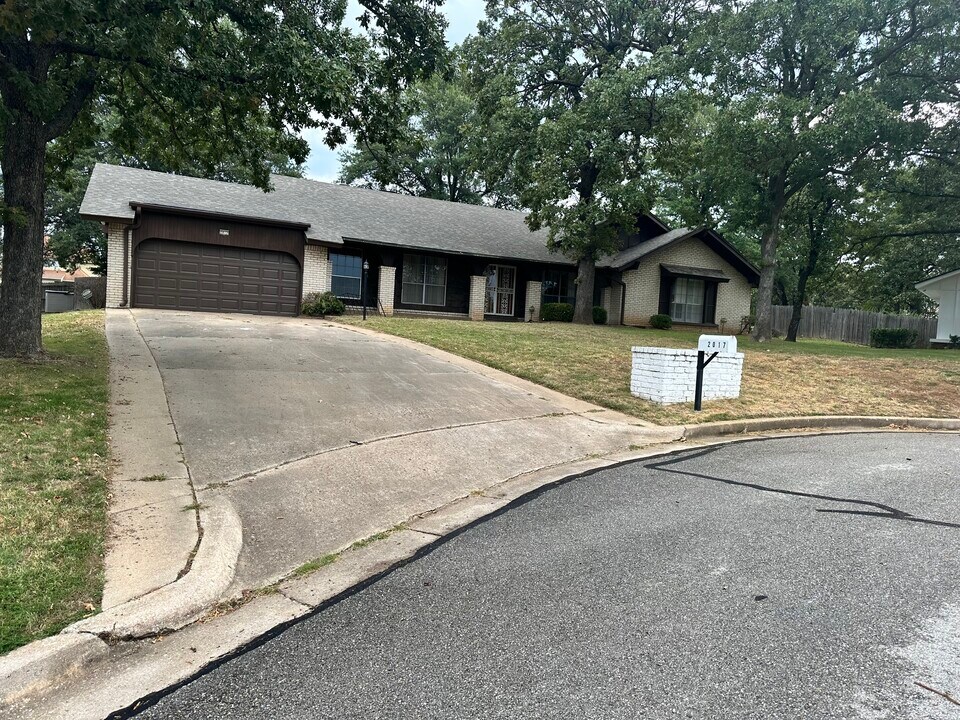 2017 W Xyler St in Tulsa, OK - Building Photo