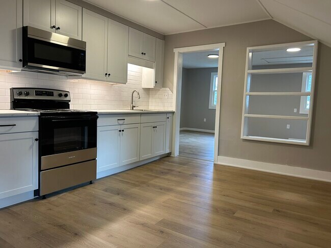2-2 Walnut St, Unit #2