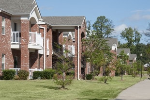 The Links at Eagle Hill in Little Rock, AR - Building Photo