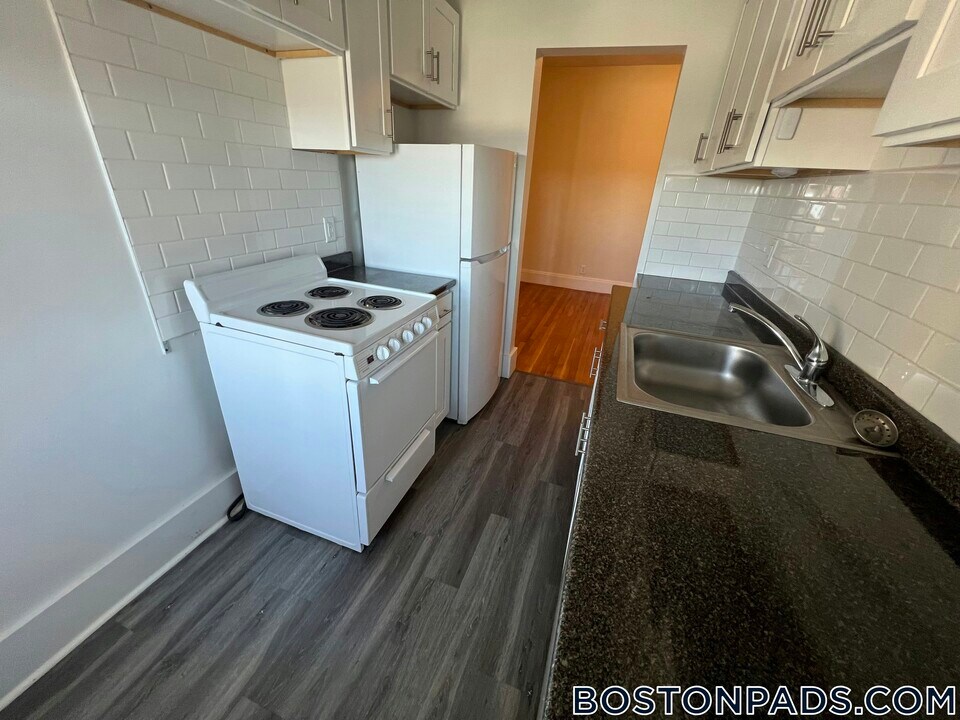 116 Washington St, Unit 63 in Boston, MA - Building Photo