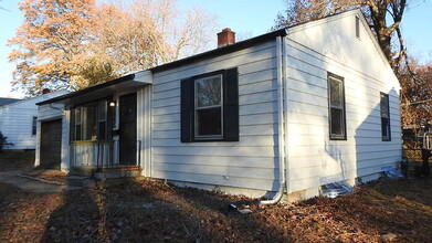 8807 Richards Dr in Raytown, MO - Building Photo - Building Photo