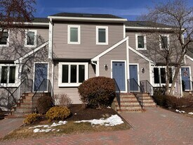 23 Indian Cove Way, Unit Indian Cove in South Easton, MA - Building Photo