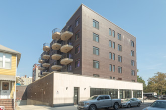 7516 Bay Pky in Brooklyn, NY - Foto de edificio - Building Photo