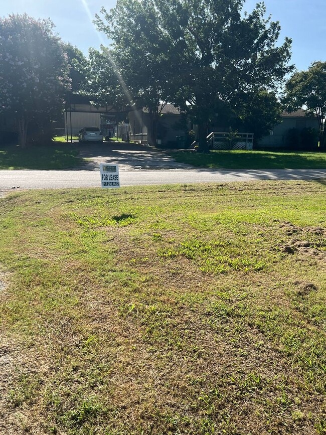 810 Ranchette Dr in Joshua, TX - Building Photo - Building Photo