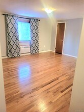 1204 Parr Lake Dr in Newburgh, NY - Building Photo - Building Photo