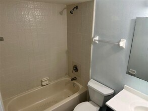 214 Magellan Dr in Kissimmee, FL - Building Photo - Building Photo