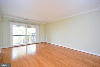 304 Hilltop Ln-Unit -I in Annapolis, MD - Foto de edificio - Building Photo
