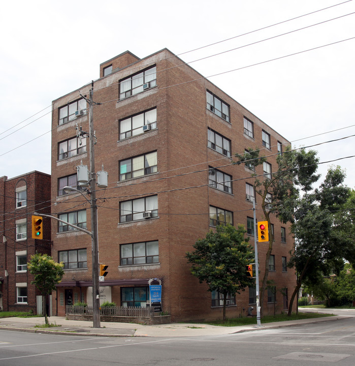 Continental Apartments in Toronto, ON - Building Photo