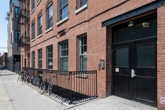 The Pencil Factory in Brooklyn, NY - Foto de edificio - Building Photo