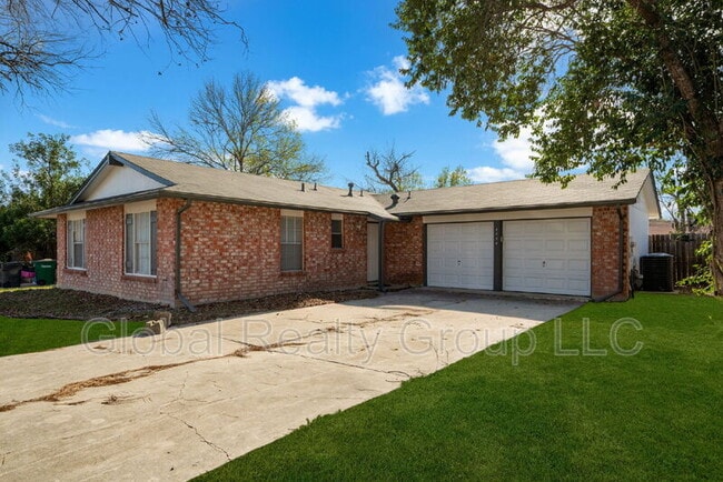 4834 Sorrento in San Antonio, TX - Building Photo - Building Photo