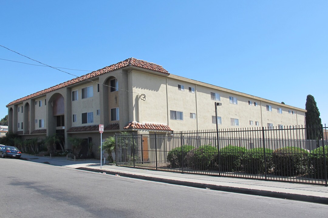 Coronado in Hawthorne, CA - Building Photo