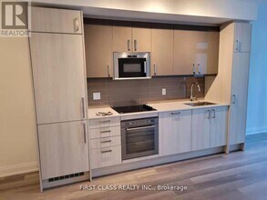 77 Mutual St in Toronto, ON - Building Photo - Building Photo