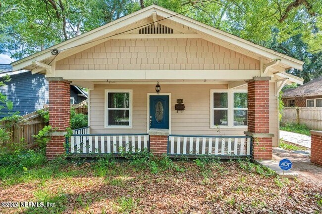 property at 4544 Royal Ave