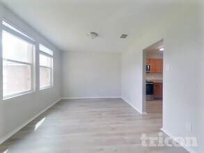 16661 Woodside Dr in Justin, TX - Building Photo - Building Photo