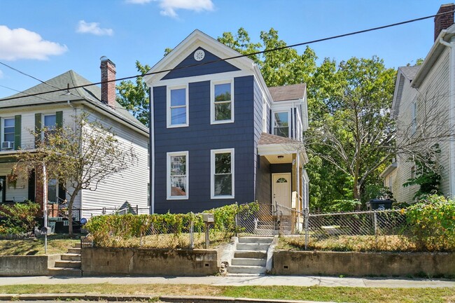 2142 Benninghofen Ave in Hamilton, OH - Building Photo - Building Photo