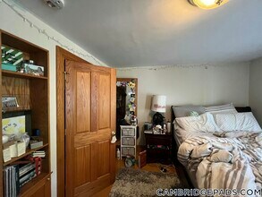 94 Gore St, Unit B in Cambridge, MA - Building Photo - Building Photo