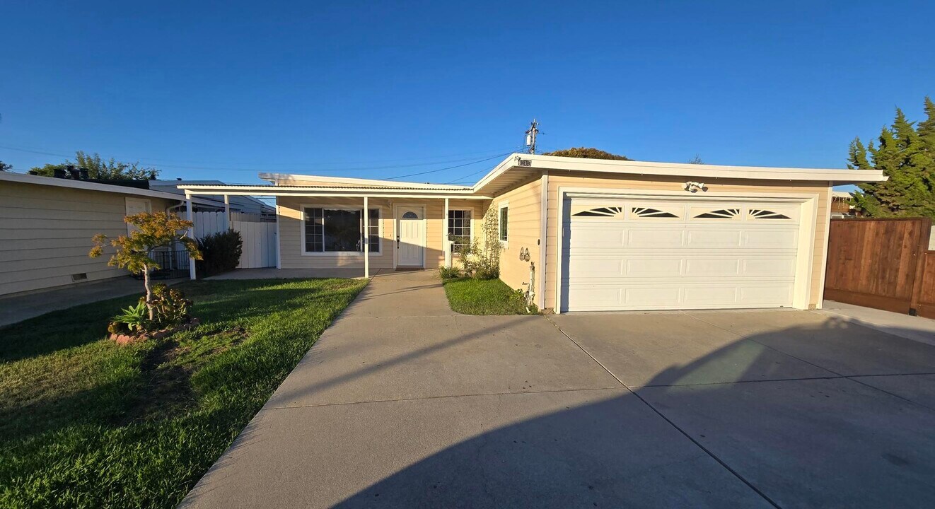 1203 Cobb St in San Mateo, CA - Building Photo