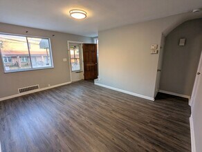 402-404 Sweetbriar St in Pittsburgh, PA - Building Photo - Building Photo