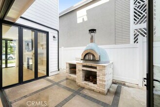 616 Acacia Ave in Newport Beach, CA - Foto de edificio - Building Photo