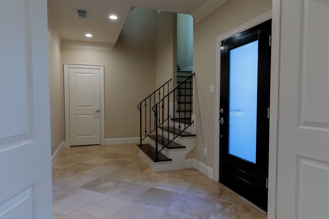 2101 Elmen St in Houston, TX - Building Photo