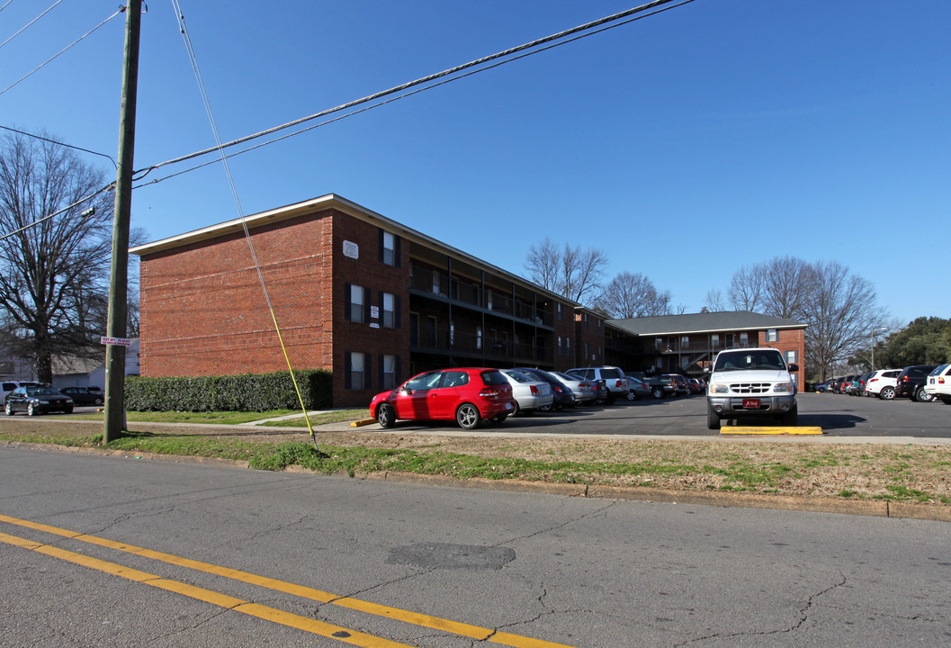 Collegiate Downs in Tuscaloosa, AL - Building Photo