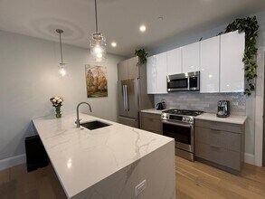 21 Glen Rd, Unit 15 in Boston, MA - Building Photo - Building Photo