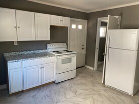 738 Gino Merli Dr in Blakely, PA - Building Photo