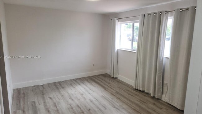 15630 NW 2nd Ct in Miami, FL - Building Photo - Building Photo