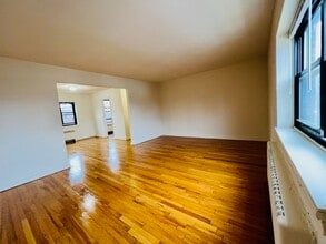135 Washington Ave, Unit top floor in Rutherford, NJ - Foto de edificio - Building Photo