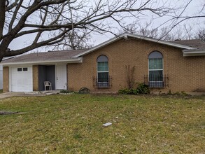 14419 Briarcrest Dr in Balch Springs, TX - Foto de edificio - Building Photo