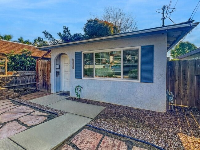 5118 Savannah St in San Diego, CA - Building Photo - Building Photo