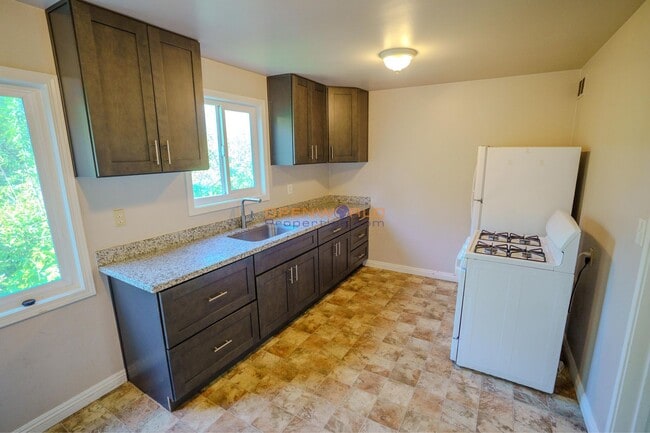 property at 2819 Garden St