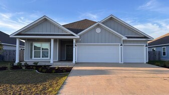 6298 Forest Bay Ave in Gulf Breeze, FL - Building Photo