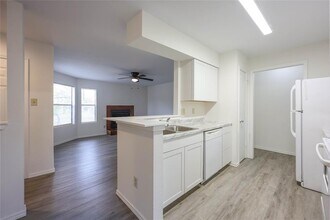 8701 Schick Rd in Austin, TX - Building Photo - Building Photo