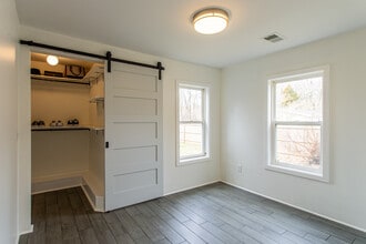 12956 Portage Road in Vicksburg, MI - Foto de edificio - Building Photo