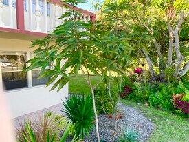 39 Sussex B in West Palm Beach, FL - Building Photo