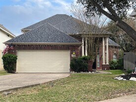 1759 Lakeside Enclave Dr in Houston, TX - Building Photo